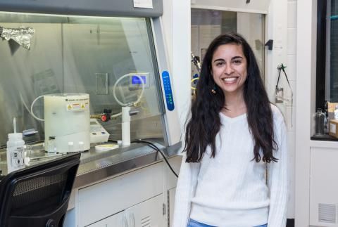 Nikita Dutta smiling in lab